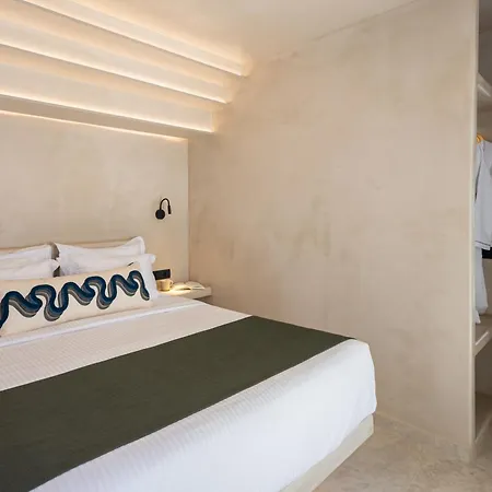 Avelyra Cove Perissa (Santorini)