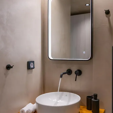 Avelyra Cove Apartment *
