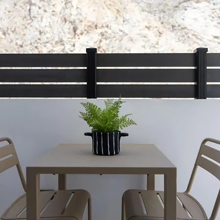 Avelyra Cove *