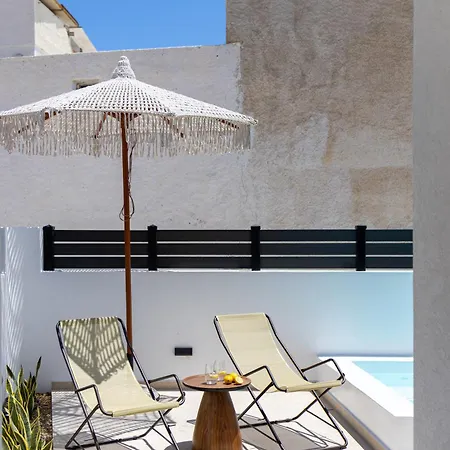 Avelyra Cove Apartment Perissa (Santorini)