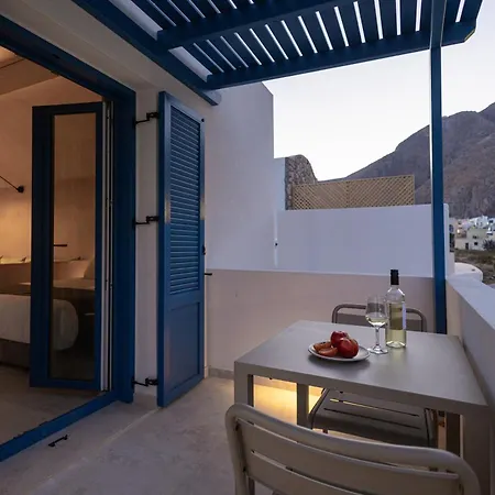 Avelyra Cove Perissa (Santorini)